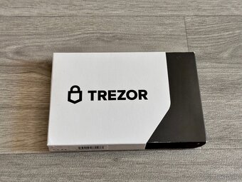 TREZOR Model T krypto peněženka Cold crypto Hardware wallet - 5