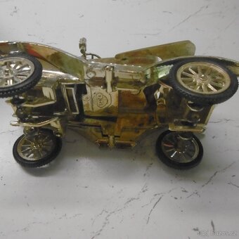 RETRO HRAČKY AUTO - 5
