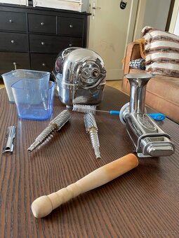 Nerezový odšťavňovač Angel Juicer 5500 - 5