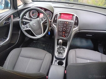 Opel Astra J Facelift 1.4 ( A14NET ) 103kW r.2014 modrá - 5
