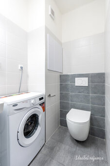 Pronájem bytu 2+kk, U Kombinátu, Strašnice, 21 900 Kč/měs, 4 - 5