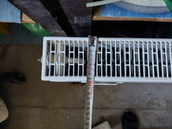 4x deskovy radiator + drzaky + termoventily - 5