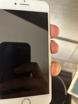 iPhone 8 256 gb zlatý - 5
