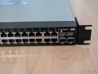 Cisco Linksys SRW248G4 48p managed switch + 4x Gbit - 2 ks - 5