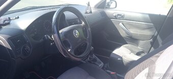 Volkswagen Golf 4 1.6 16V - 5