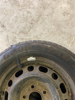 Zimní pneu 195/65 R15 Goodyear - 5