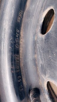 4 ks zimní pneu 185/60 R15 84H + plechové disky + poklice - 5