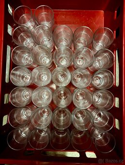 Karafy, skleničky na vodu, víno, šampaňské - 5