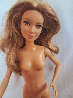 Sběratelská panenka Barbie Looks - 5