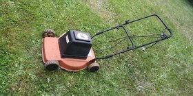 SEKAČKA NA TRÁVU S BOČNÍM VÝHOZEM - 5