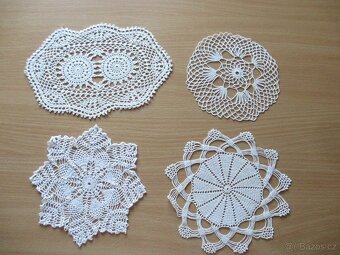 Háčkované krajkové dečky  ruční práce - 5