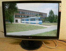 LCD monitor LG Flatron 22 palců, 1680x1050, záruka - 5