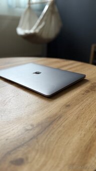 Apple MacBook Air 13” (2020) – i5 / 8 GB RAM / 256 GB SSD - 5