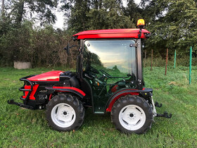 Malotraktor AGT 1060 - otočné pracoviště řidiče + kabina - 5