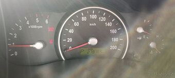 Kia Carnival Camper - 5