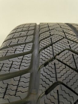 Original Mercedes E W213 S213 R18 Dvourozměr Pneu 95% - 5