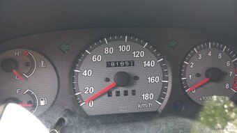 Daihatsu Sirion - 5