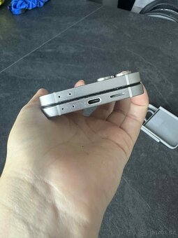 Samsung Galaxy Z Flip 6 - 5