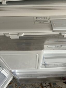 ŠIROKÁ AMERICKÁ LEDNICE S MRAZÁKEM - 5