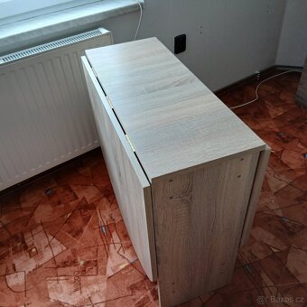 Jídelní stůl - 5
