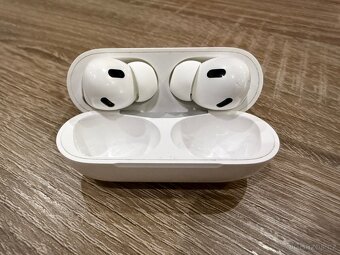 AirPods Pro (2. generace) - kompletní balení + extra kabel - 5