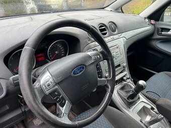 Ford Galaxy - 5