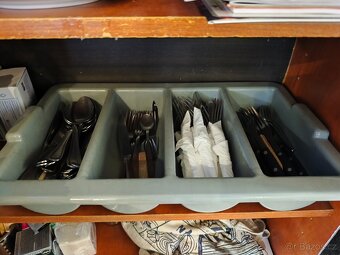 Predám kompletné vybavenie pre reštauráciu a bar – 300 000 K - 5