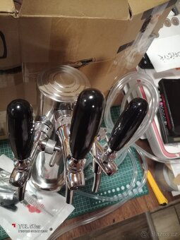 Výčepní stojan (pípa). 3 kohouty. - 5