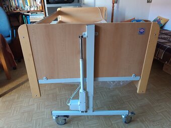 Zdravotní polohovaci postel - 5