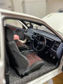 Ford Sierra Cosworth 1:18 AutoArt - 5