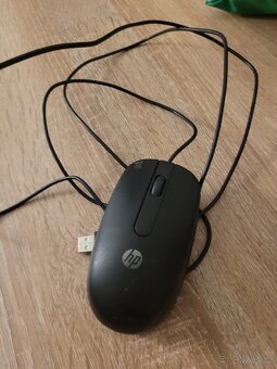 HP 250 G5 Dark Ash (5O0GB SSD, 4GB RAM)
- 5