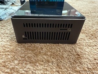 Intel Nuc 7i5BNH - 5