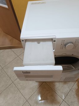 Prodám kondenzační sušičku Beko DPY8506GXB1 – plně funkční, - 5