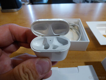 Sluchátka Apple Airpods - 5