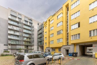 Pronájem bytu 1+kk 23 m² Křižíkova, Praha - 5