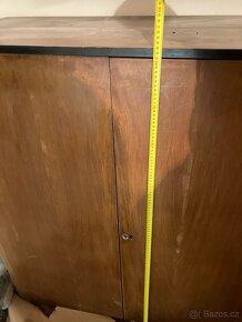 Nižší Starší pokojová skříň - 5