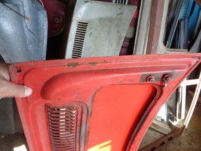 Škoda Garde zadni kapota bez děr na znaky original - 5