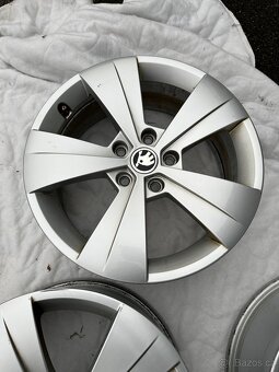 Kola Škoda Superb Triton R17 - 5