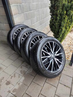 Krásné originál Toyota alu kola plus zánovní pneumatiky - 5