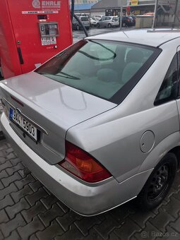 Ford Focus 1999r. 1.9 benzin, manuál - 5