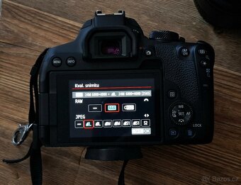 Celá fotografická výbava Canon - 5
