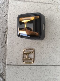 Honda CR-V Gold emblem - 5
