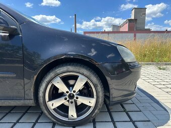 Prodám Volkswagen Golf 5 - 5