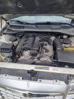 Prodám Chrysler 300C 3.5 V6 - 5