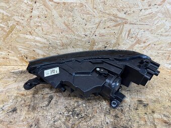 PRAVÝ PŘEDNÍ FULL LED SVĚTLOMET ŠKODA FABIA 4 - 5