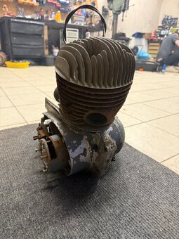 Jawa 250/559 - motor - 5