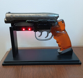Replika NECA Blade Runner Blaster měřítko 1:1 - 5