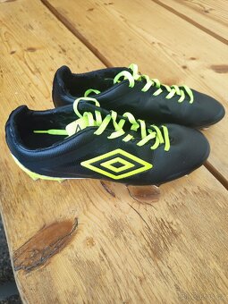 Kopacky Umbro velikost 41 - 5