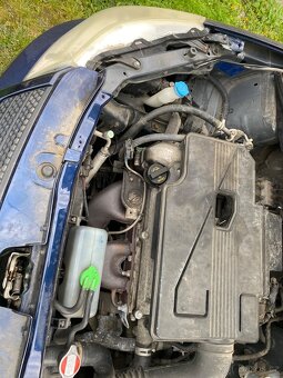 Prodám náhradní díly na Suzuki SX4 z auta najeto 240 tis km - 5