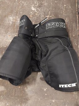 hokejová vystroj - 5